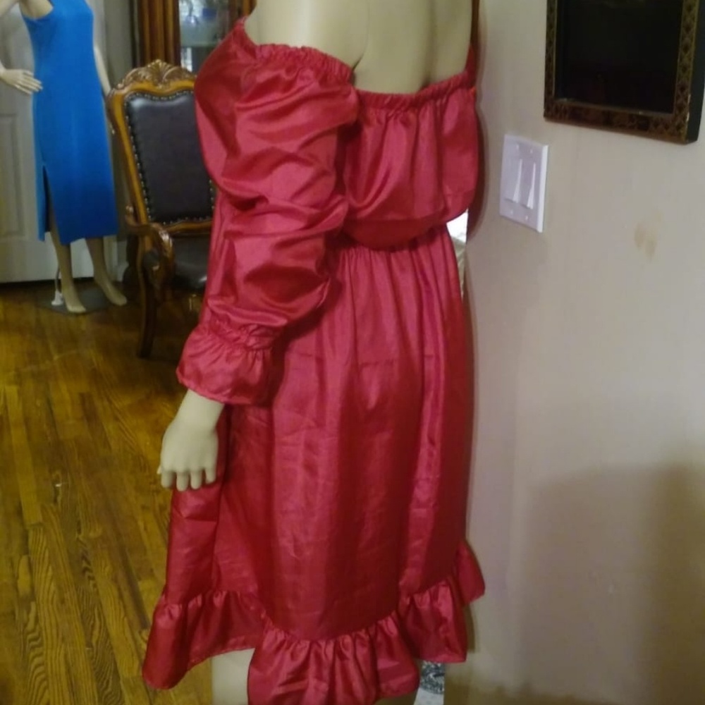 Dress - Picture 2 of 2